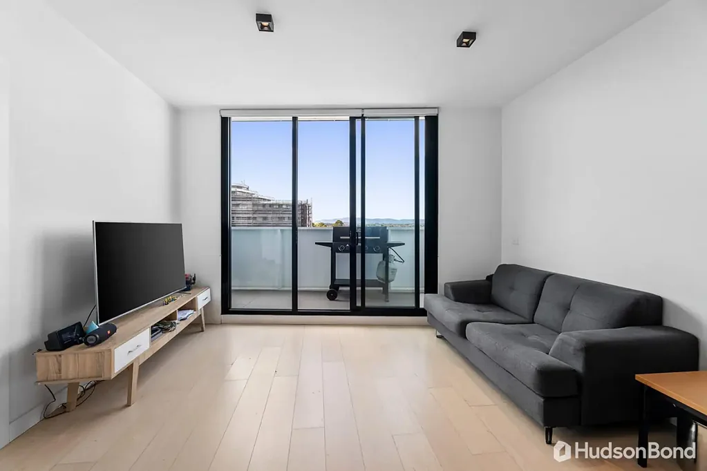 Sophisticated High-Rise Living with Breathtaking Views