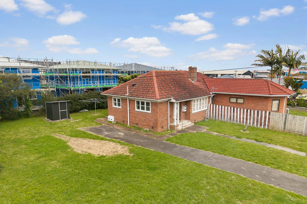 Otahuhu 2Kwarto Corner site, great location