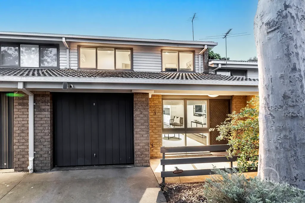 Greensborough 2 Bedroom A Perfectly Positioned Low-Maintenance Opportunity