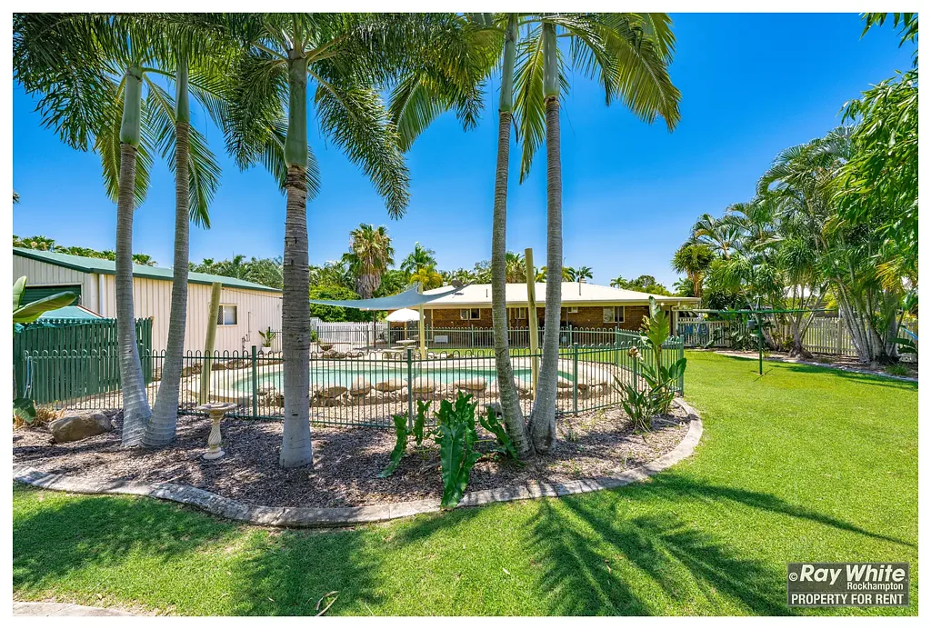 Relax & Recharge at this modern home set on 1 acre in SOUGHT AFTER Glenlee Estate