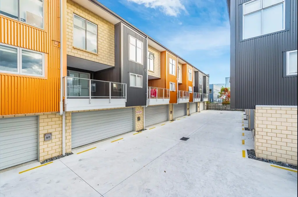 Modern and Central living -3 bedrooms