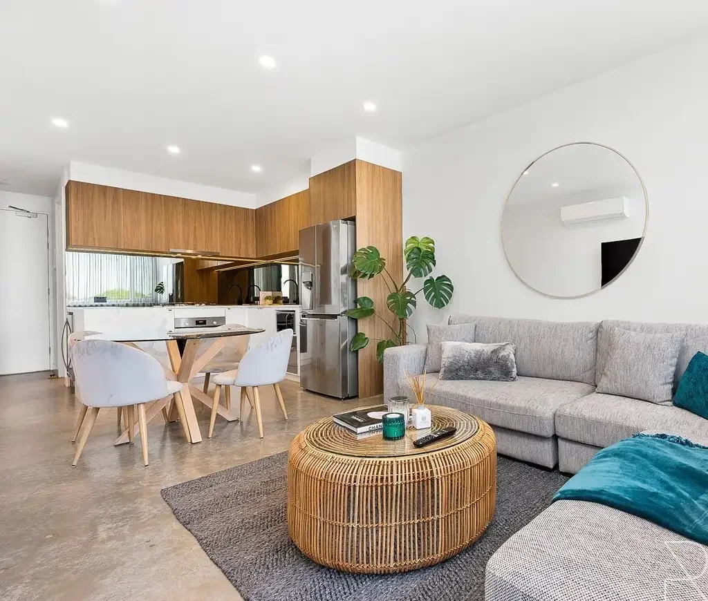 Light Filled, Stylish & Centre Of It All.