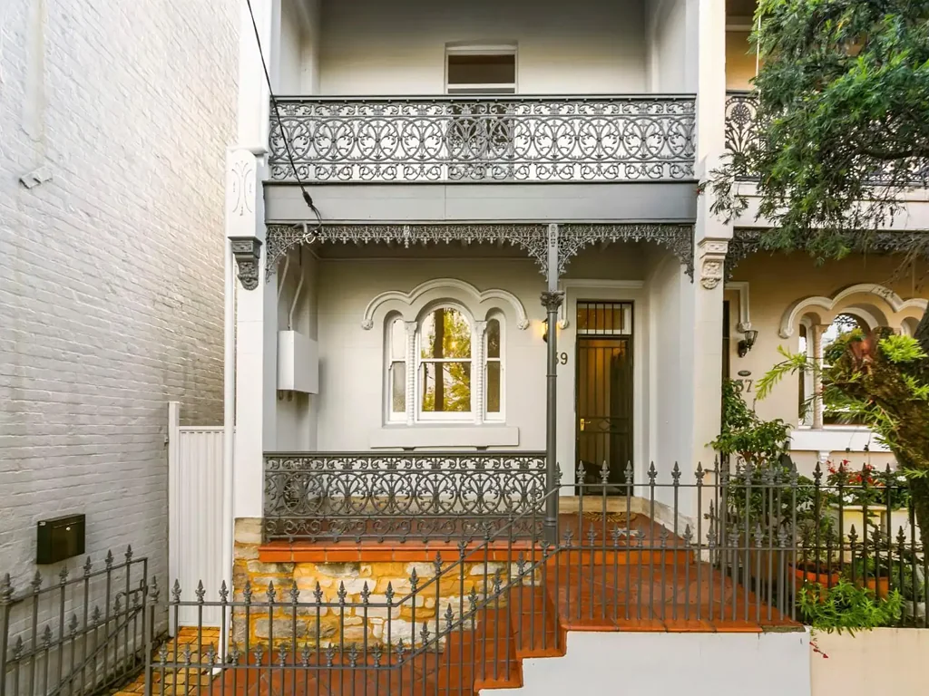 Charming Terrace Residence