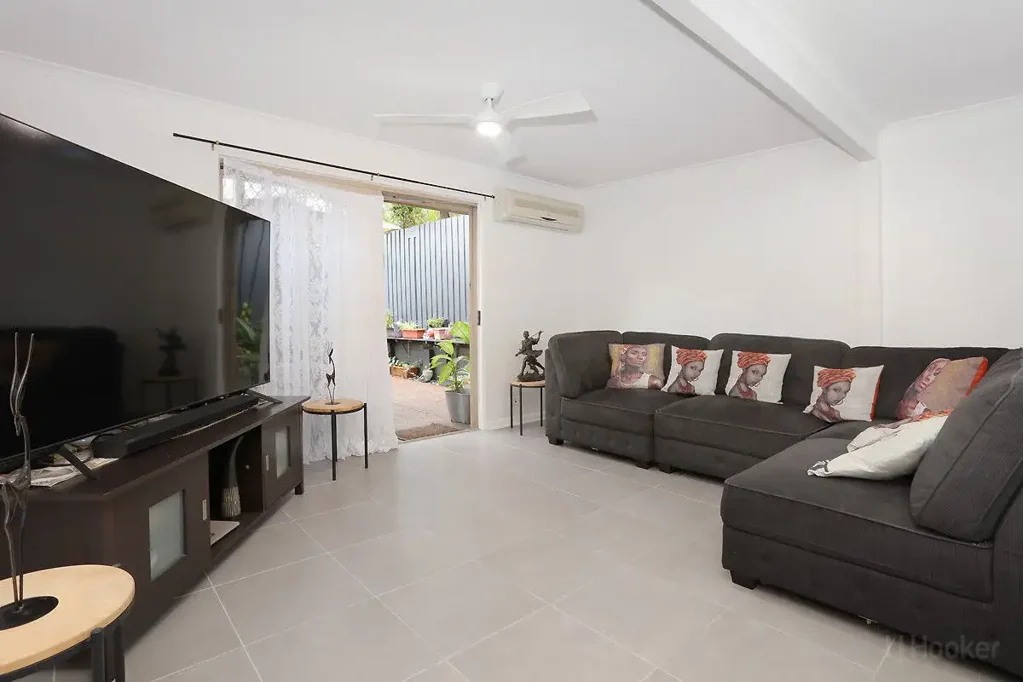 Labrador 2部屋 Modern Townhouse with Space, Style, and Location