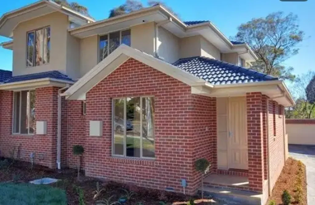 Three bedroom low-maintenance townhouse!