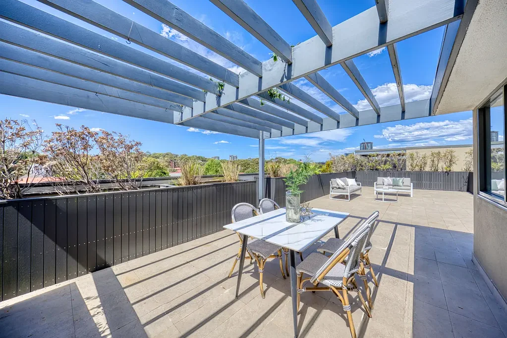 Waterloo 3ਬੈੱਡਰੂਮ Modern Top-Floor Apartment with Massive Terrace & Metro Convenience