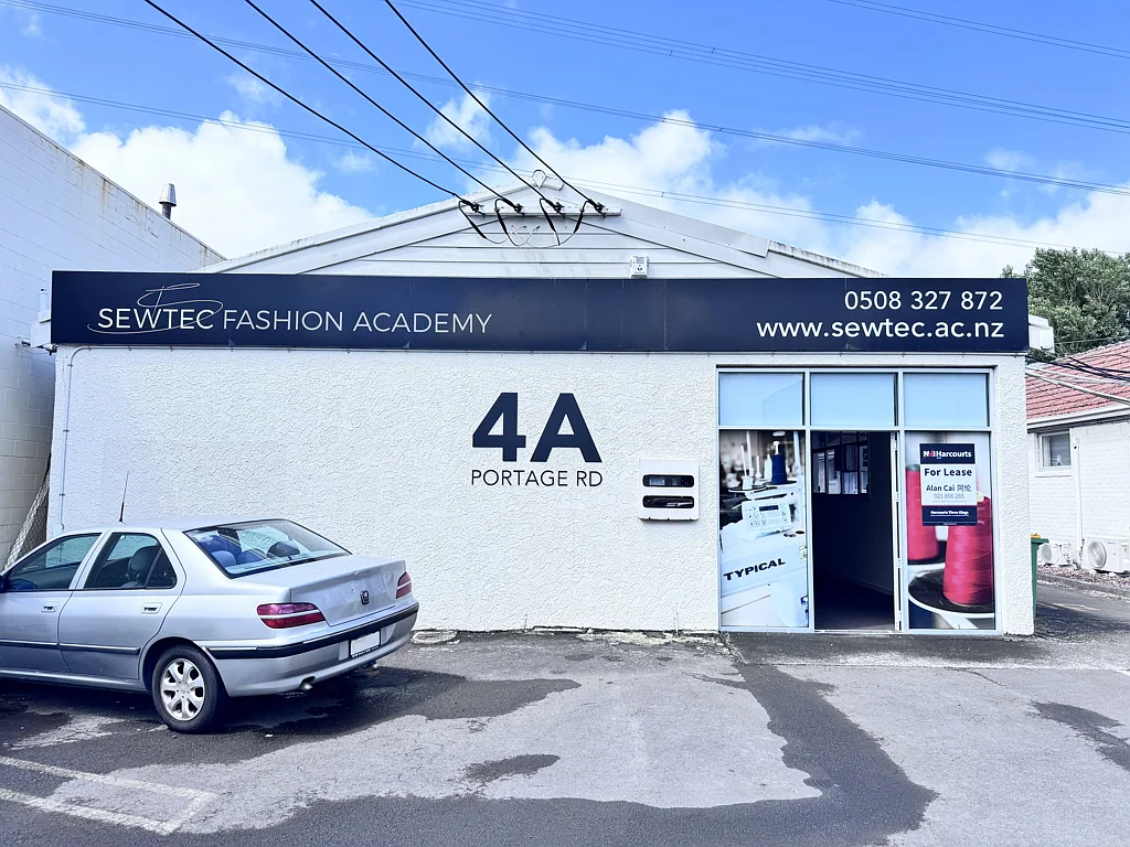New Lynn Newlynn Education centre space