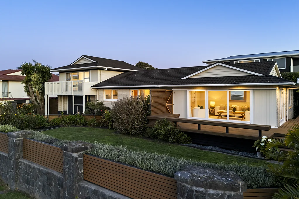 Mangere Bridge 4બેડરૂમ Waterfront Luxury on Kiwi Esplanade