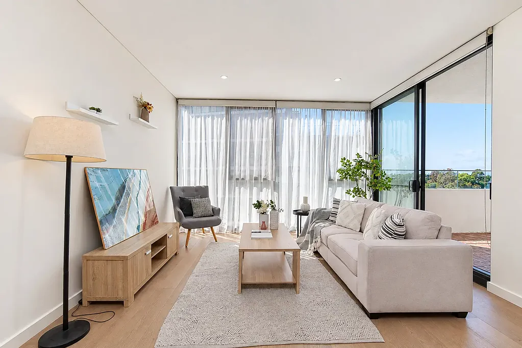 Kogarah 2 Bedroom Spacious 2 Bedroom Parkside Apartment with Bonus Study!