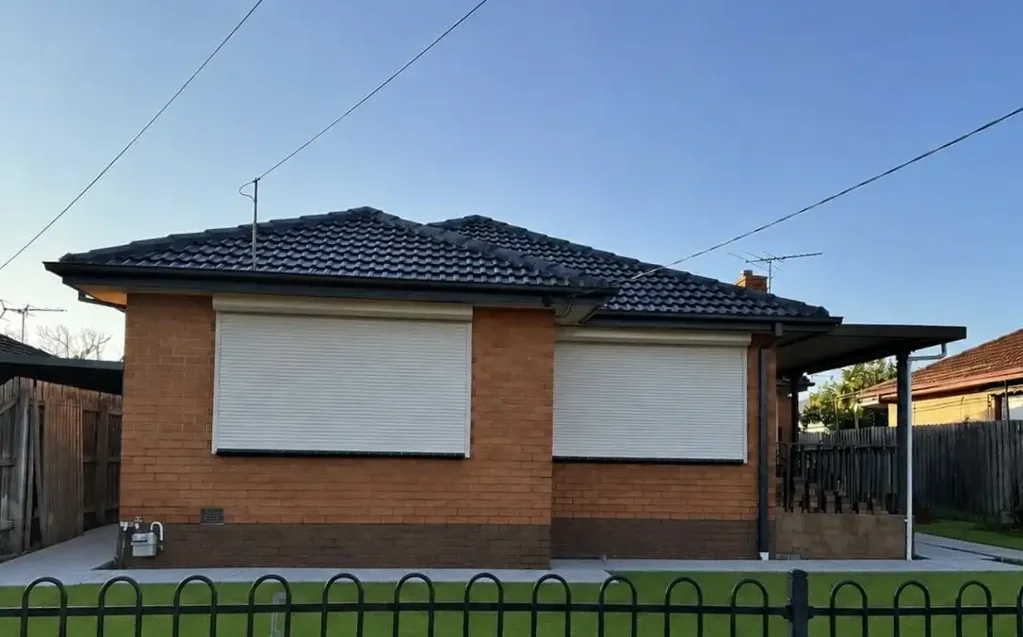 Quiet court location family home!