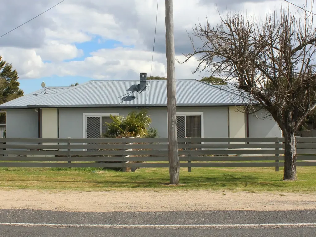 Glen Innes 2બેડરૂમ Renovated Duplex with Strong Returns – Investment or Lifestyle Choice