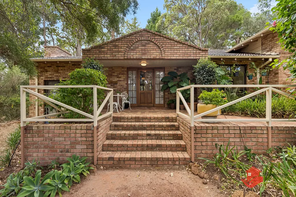 16 Valley View Road, Roleystone, WA 6111