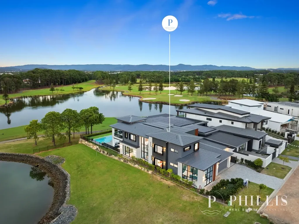 Hope Island 5 Bedroom The Point. Only 2 Years Old with an Exceptional Outlook - Modern Luxury Awaits