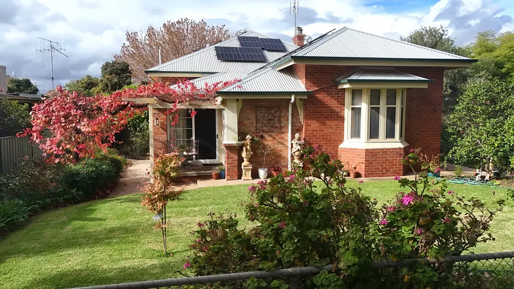 Kerang 3ਬੈੱਡਰੂਮ Stunning Double Brick Home in a Prime Kerang Location