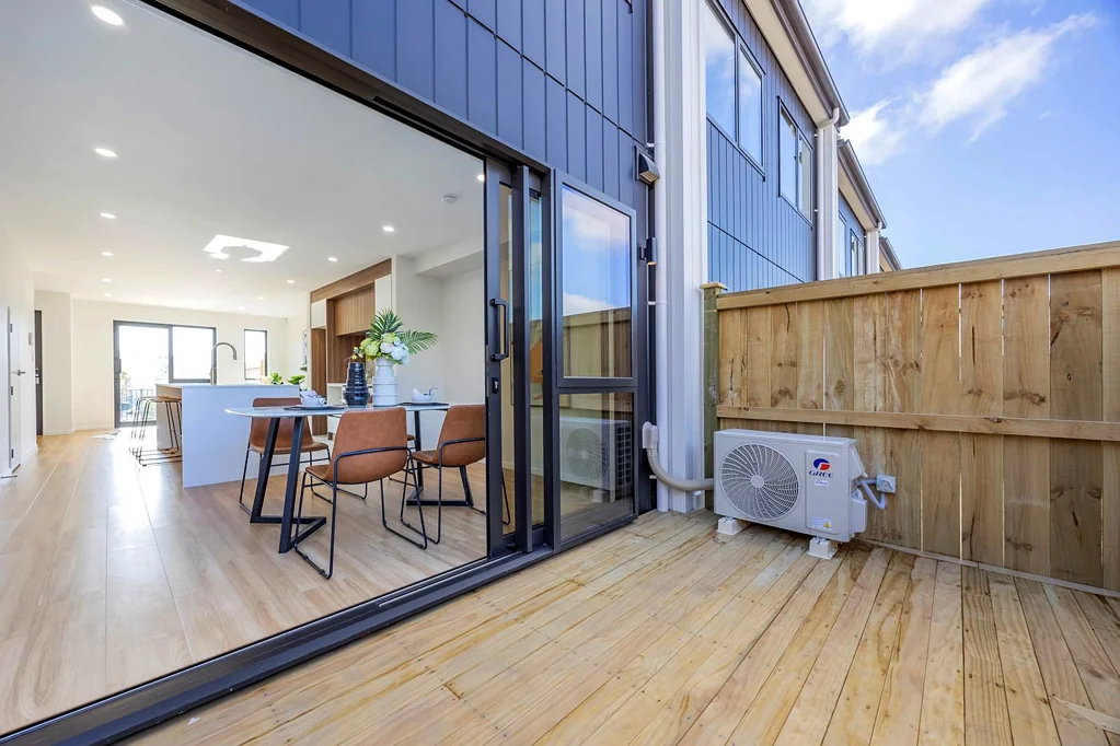 Flat Bush 3Kwarto Perfect First Nest – Affordable & Move-In Ready!