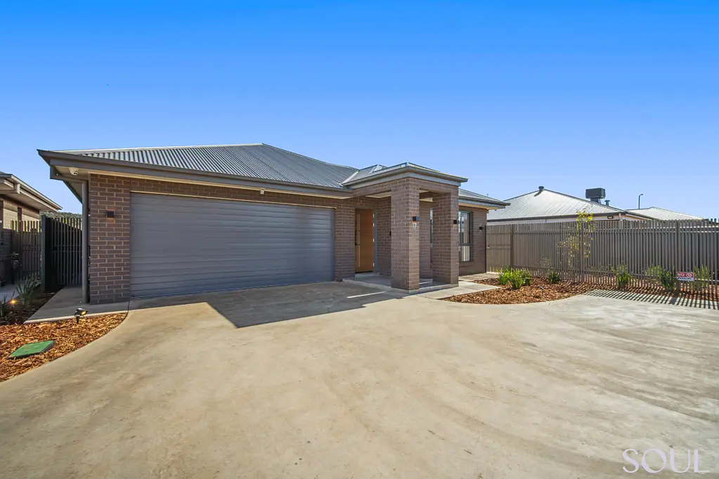 17 Maher Circuit, Griffith, NSW 2680