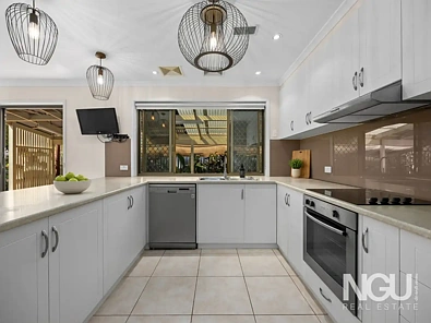 94 High Street, Brassall, QLD 4305, 5 침실, 2 욕실, House