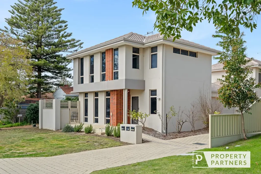Innaloo 3Moenga MODERN, BRIGHT, EASY-CARE LIVING FOOTSTEPS FROM PARKLAND