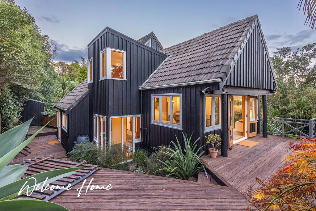 Beach Haven 3Moenga 1970s Elevated Coastal Retreat