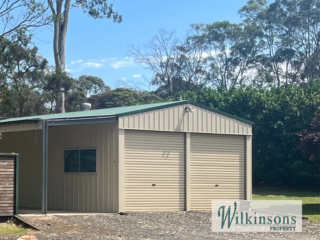 Angus  Get Excited - Investors & Truckies & Tradies - Over 4,331sqm - 3 Street Frontages