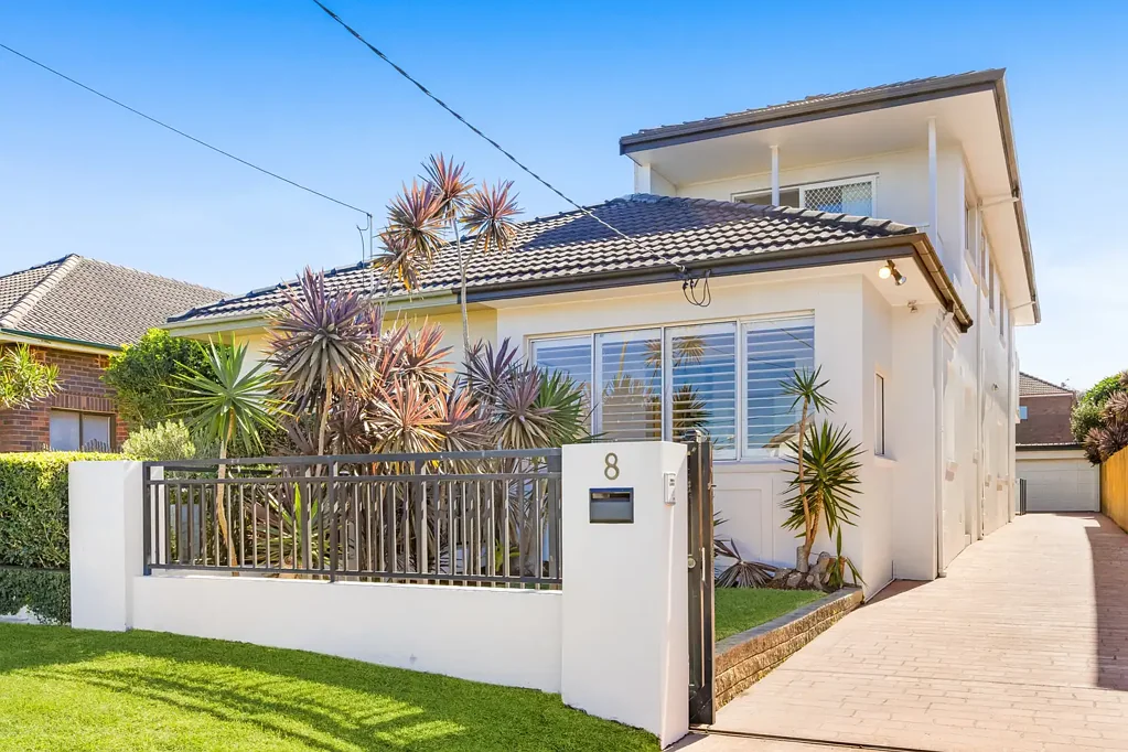 Maroubra 4房 海滨瑰宝 850米近滩 四卧宽敞 东向观景 阳光泳池 家庭乐园 黄金地段 Spacious Coastal Sanctuary With Pool And Parking, Moments To Maroubra Beach