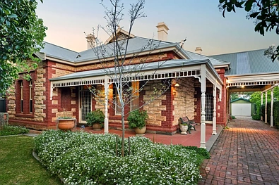 Gilberton 4कमरा Period Presence, Sweeping Gardens & an Enviable Inner-North Address.