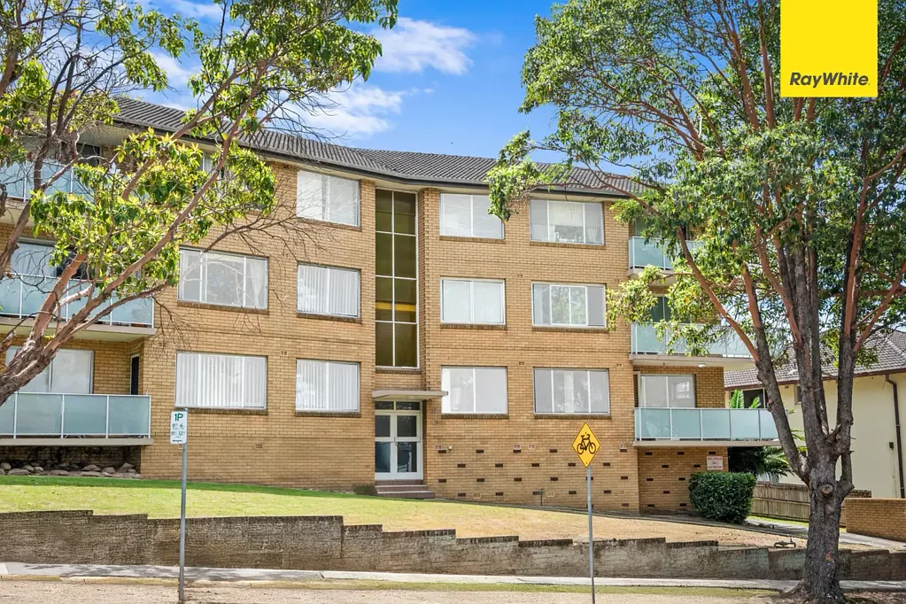Epping 3房 采光充足的翻新公寓，距离 Epping Station 仅300米 Bright Renovated Apartment Just 300m to Epping Station