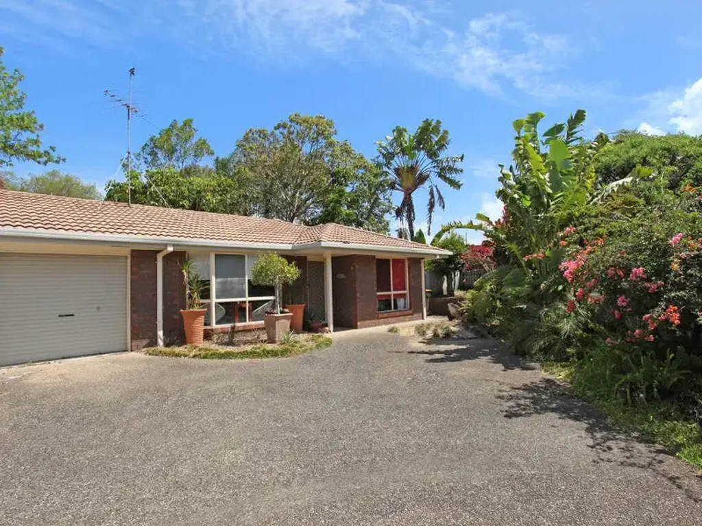 2/139 Amarina Avenue, Mooloolaba, QLD 4557