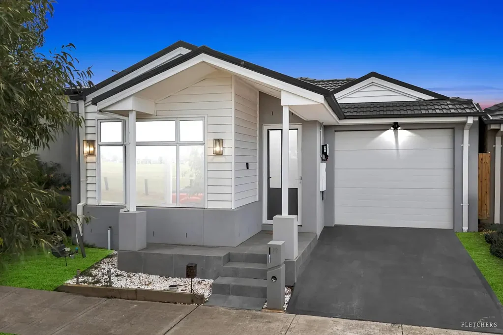 Weir Views 4Kwarto Luxury Home in a Premier Location – Seventh Bend Estate