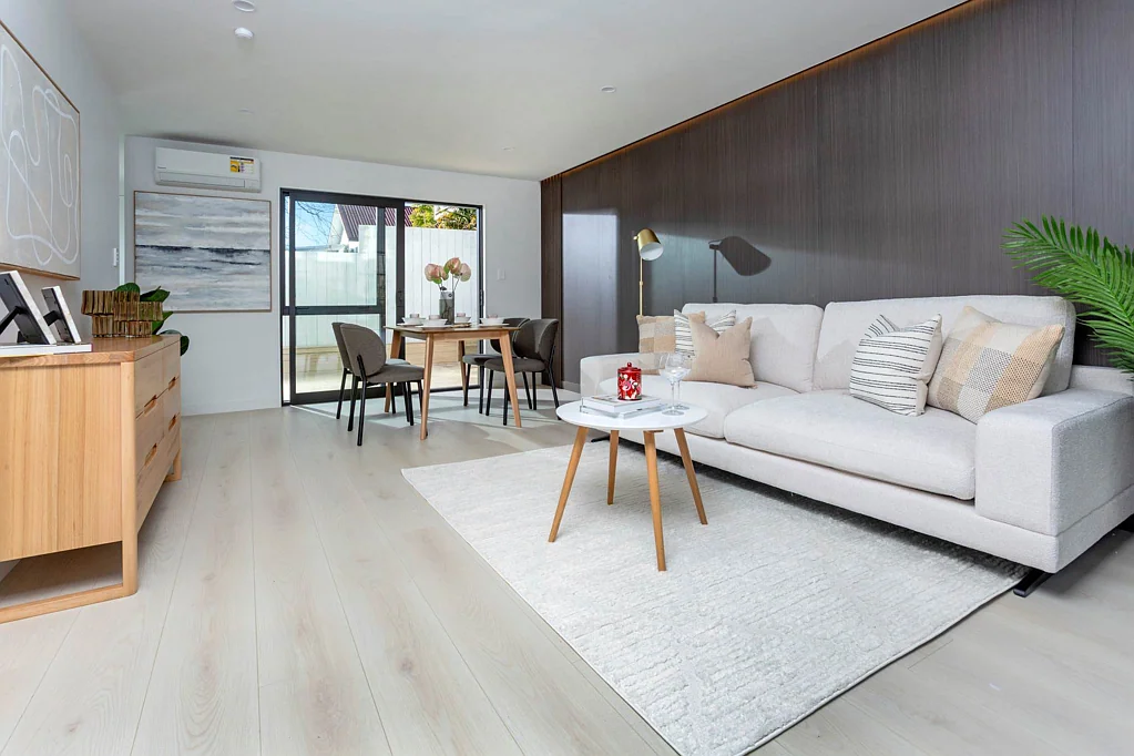 Mairangi Bay 4房  Walk to the Beach and School – Brand-New Living