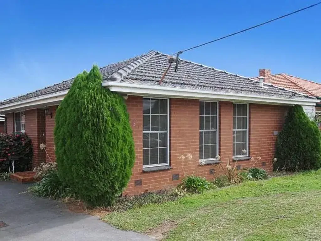 2 Bedroom Unit - Convenient Lifestyle!
