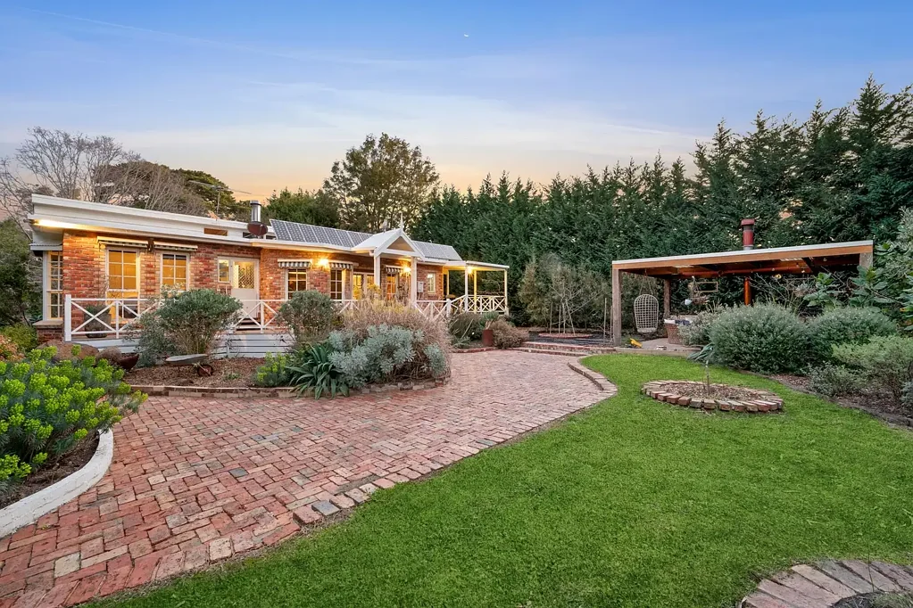 Indented Head 3房  Country Charm Meets an Idyllic Acreage Lifestyle