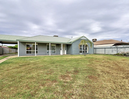 5 Chandler Crt, Deniliquin, NSW 2710, 3 ਕਮਰੇ, 2 ਬਾਥਰੂਮ, House