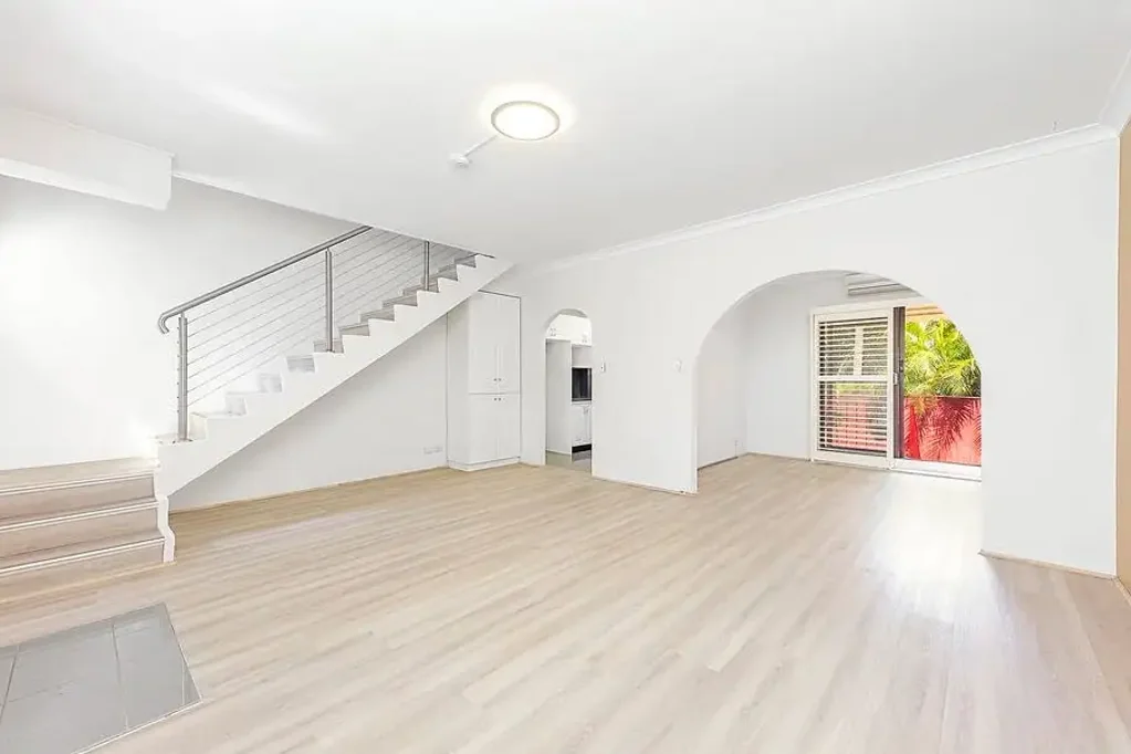 *DEPOSIT TAKEN* Modern 2 Bedroom Townhouse Opposite Heffron Park
