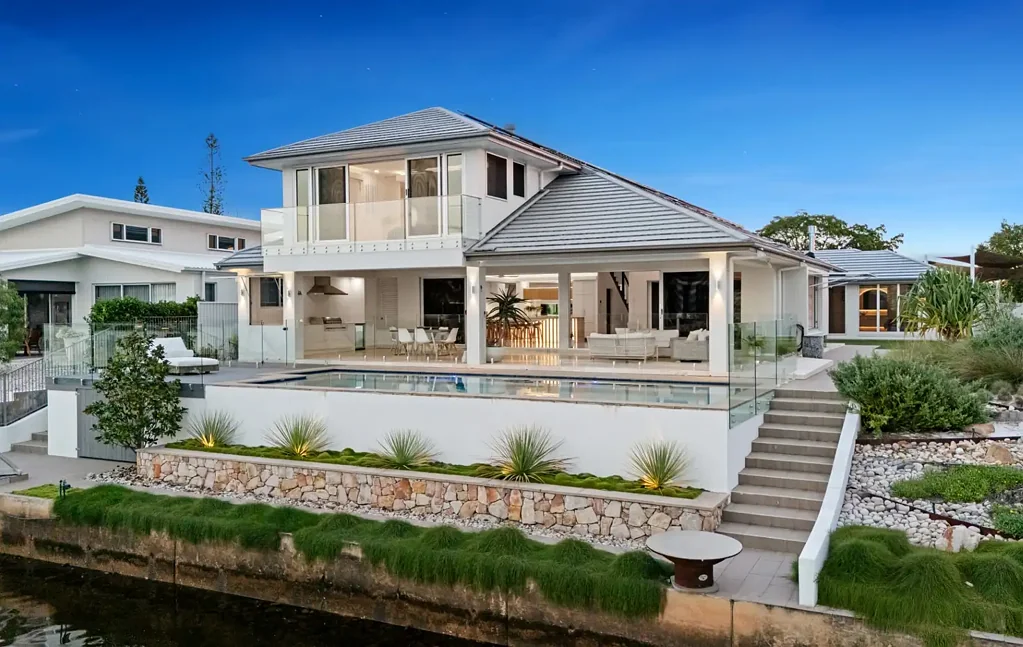 Pelican Waters 4ห้องนอน A WATERFRONT MASTERPIECE WITHOUT COMPROMISE