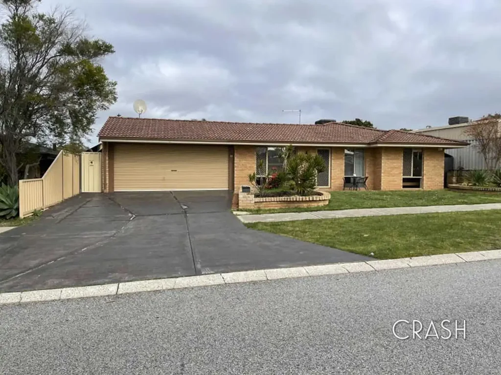 3 x 1 House with Huge Yard and Shed