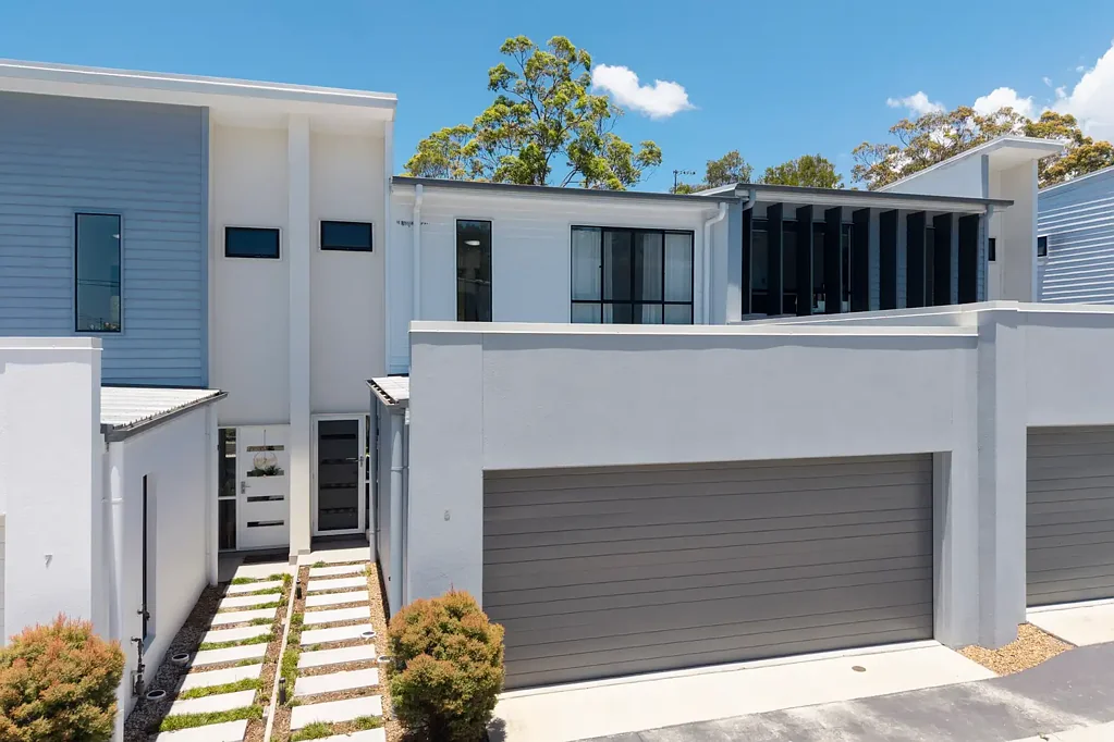 Birkdale 3Kwarto OVERSIZED TOWNHOUSE WITH BUSH LAND BACKDROP