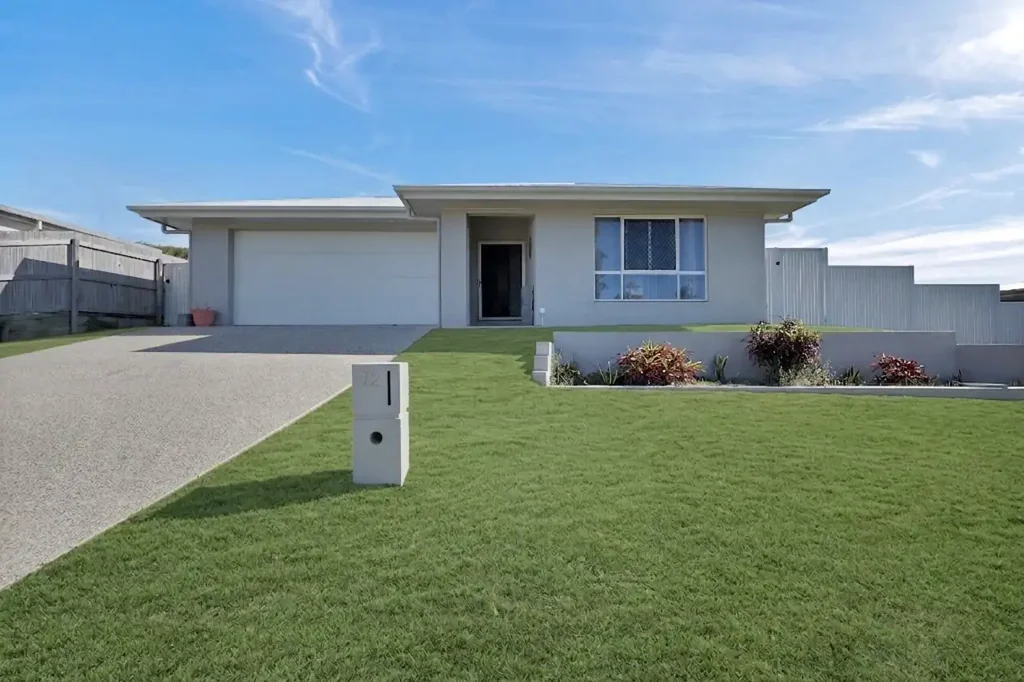Richmond 3Kwarto New Beginnings Await in Exclusive Richmond Hills Estate!