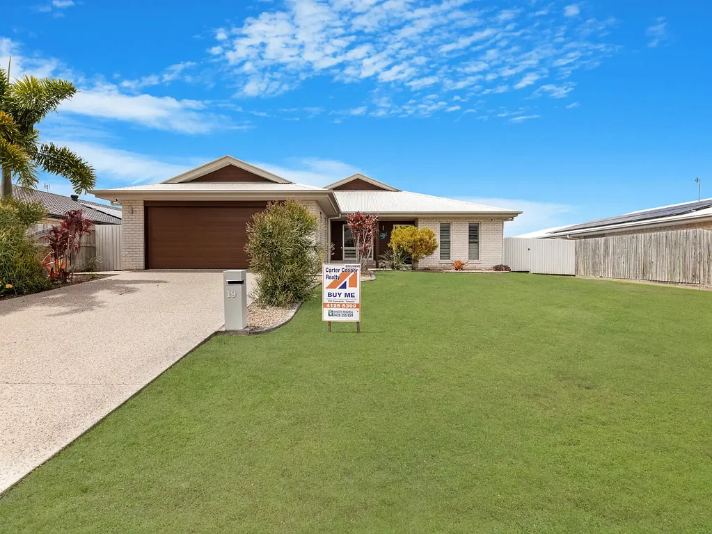 Urangan 4房  Modern Family Living in the Heart of Urangan - Move-In Ready!