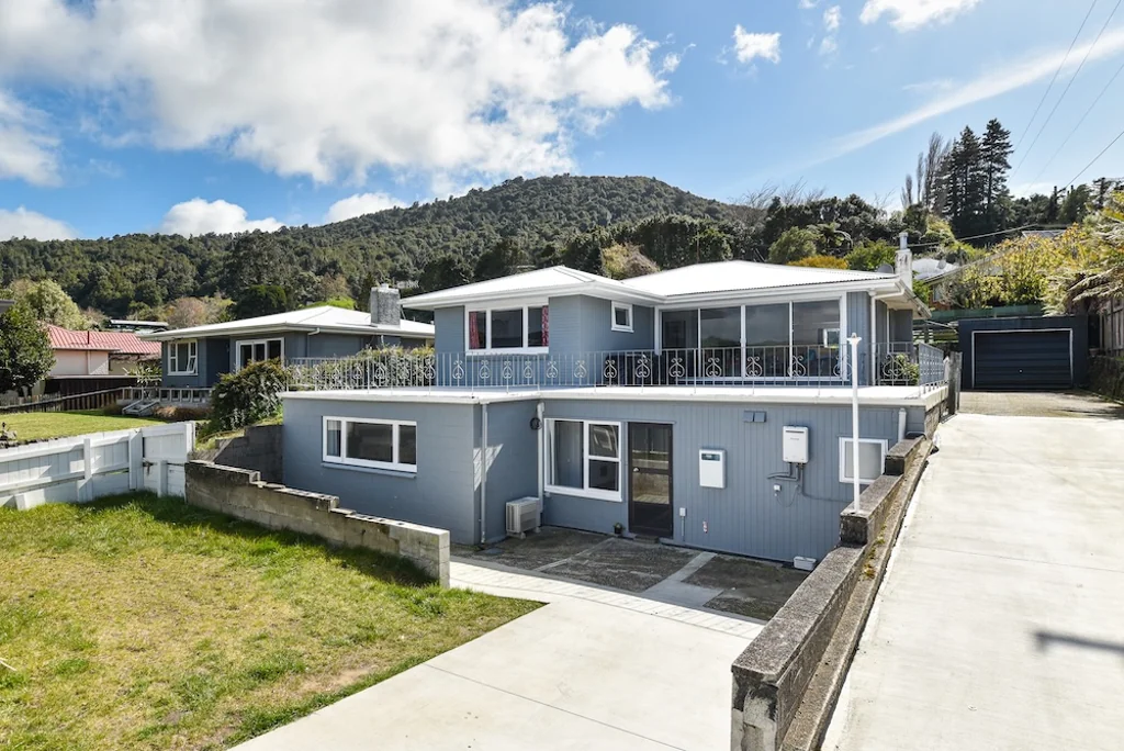 Pukehangi 4कमरा Ideal Investment or Spacious Home