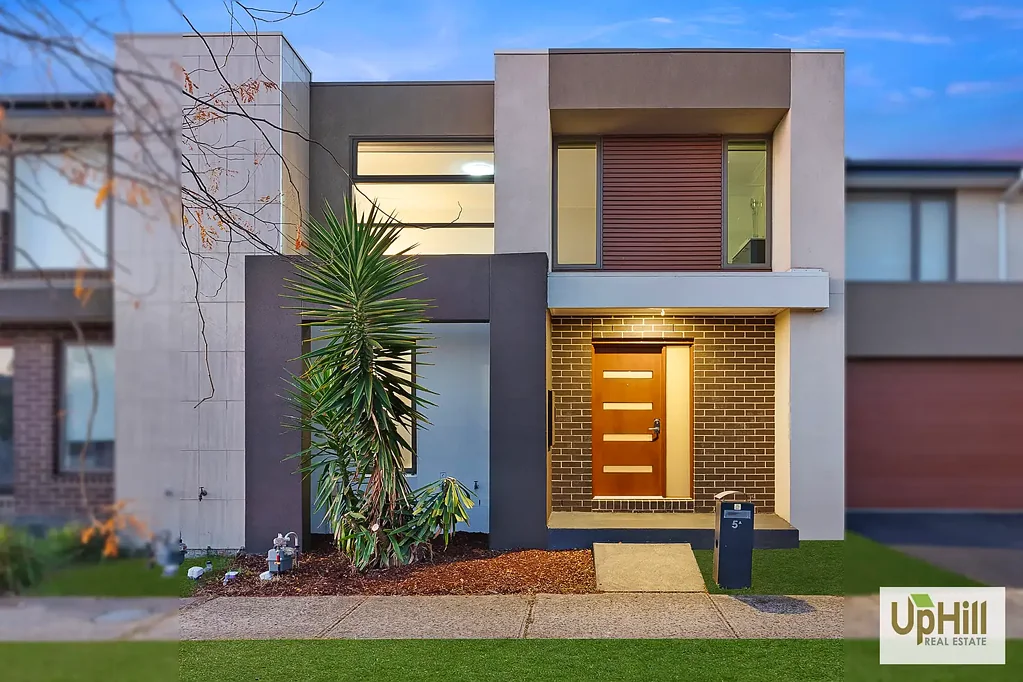 5A Fleuve Rise, Clyde North, VIC 3978