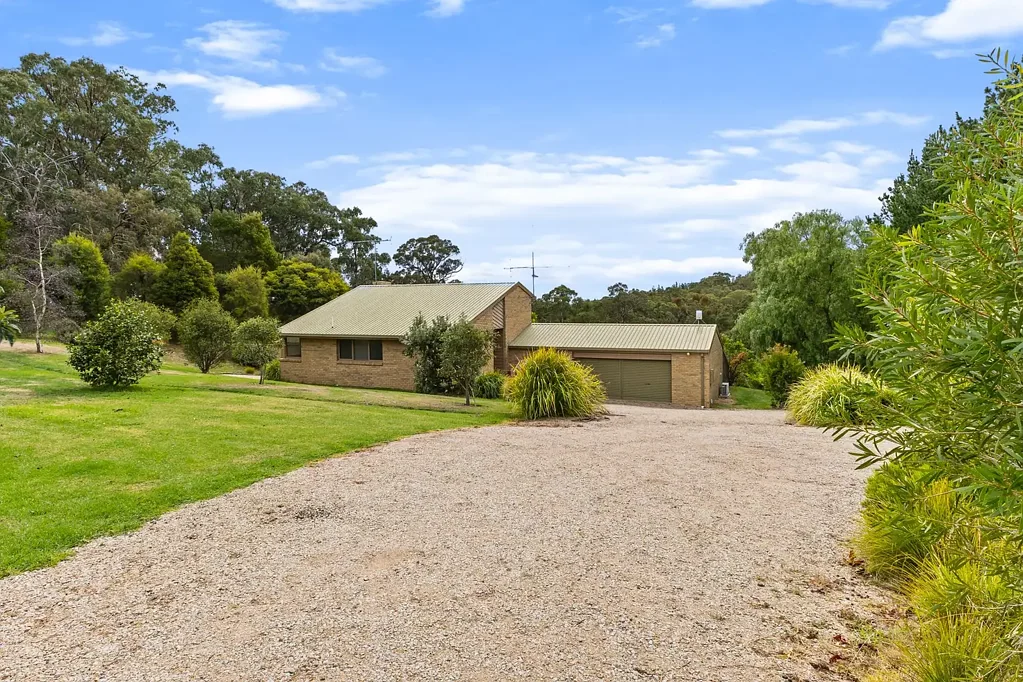 Churchill 4 Bedroom A Stunning Family Retreat on 4.4 Acres!