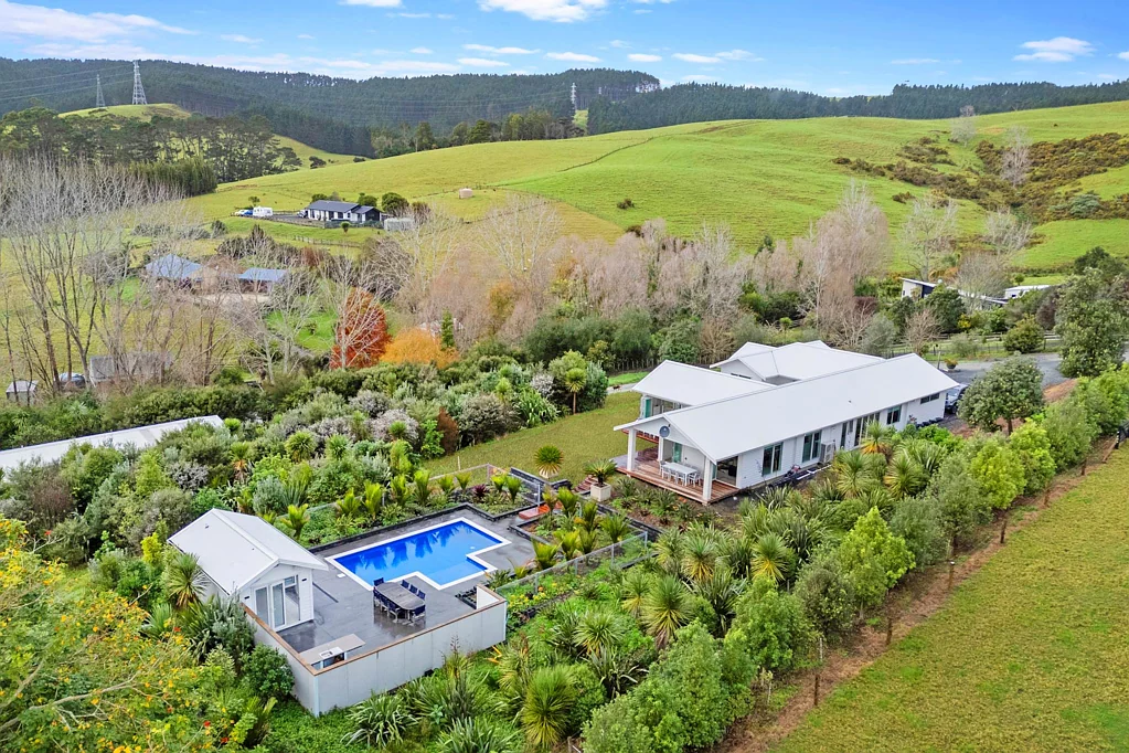 7 Pineview Lane, Helensville, Rodney, Auckland