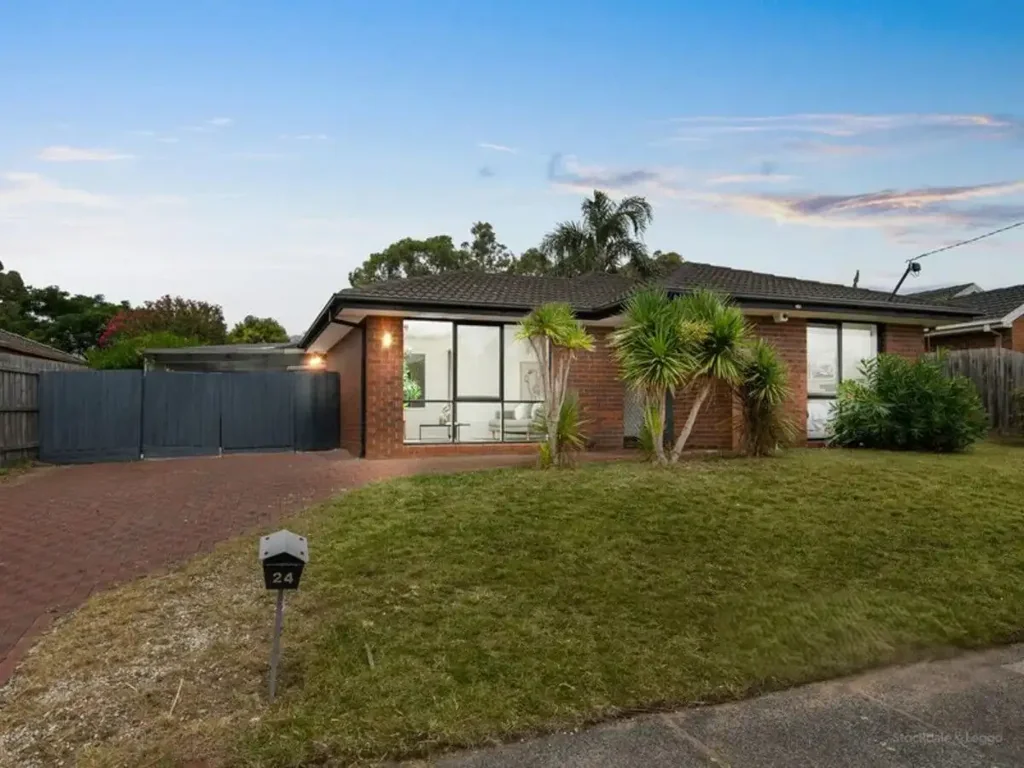 24 Edeys Run, Hampton Park, VIC 3976