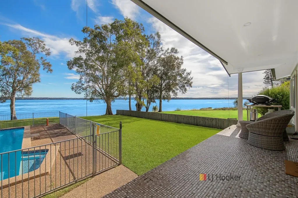 Toukley 3 Bedroom Absolute Waterfront Gem!