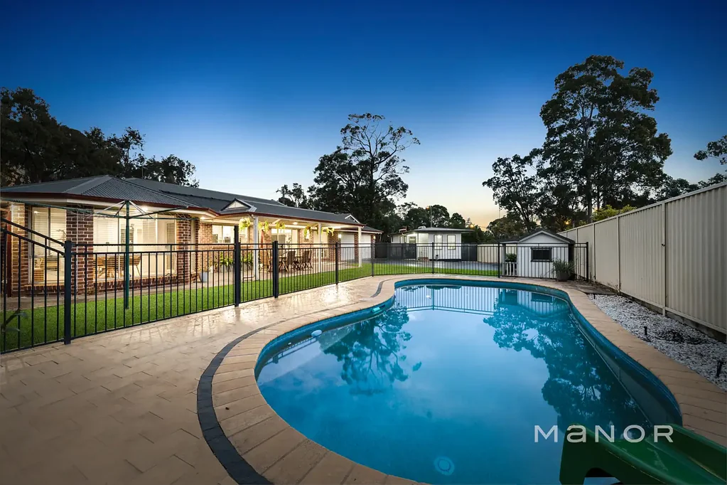 North Kellyville 6房  Versatile Family Haven with Pool & Separate Granny Flat