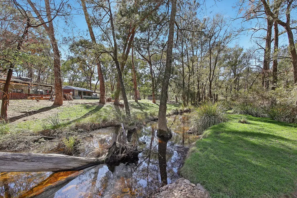 Mudgee  "Little Trilby" – Ready-to-Go Weekender with Stunning Views & Creek Frontage