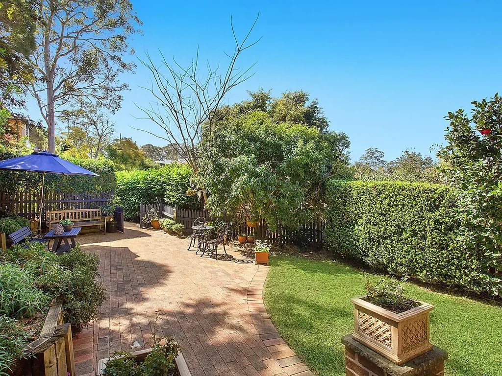 Charming 3-Bedroom Cottage Style Home