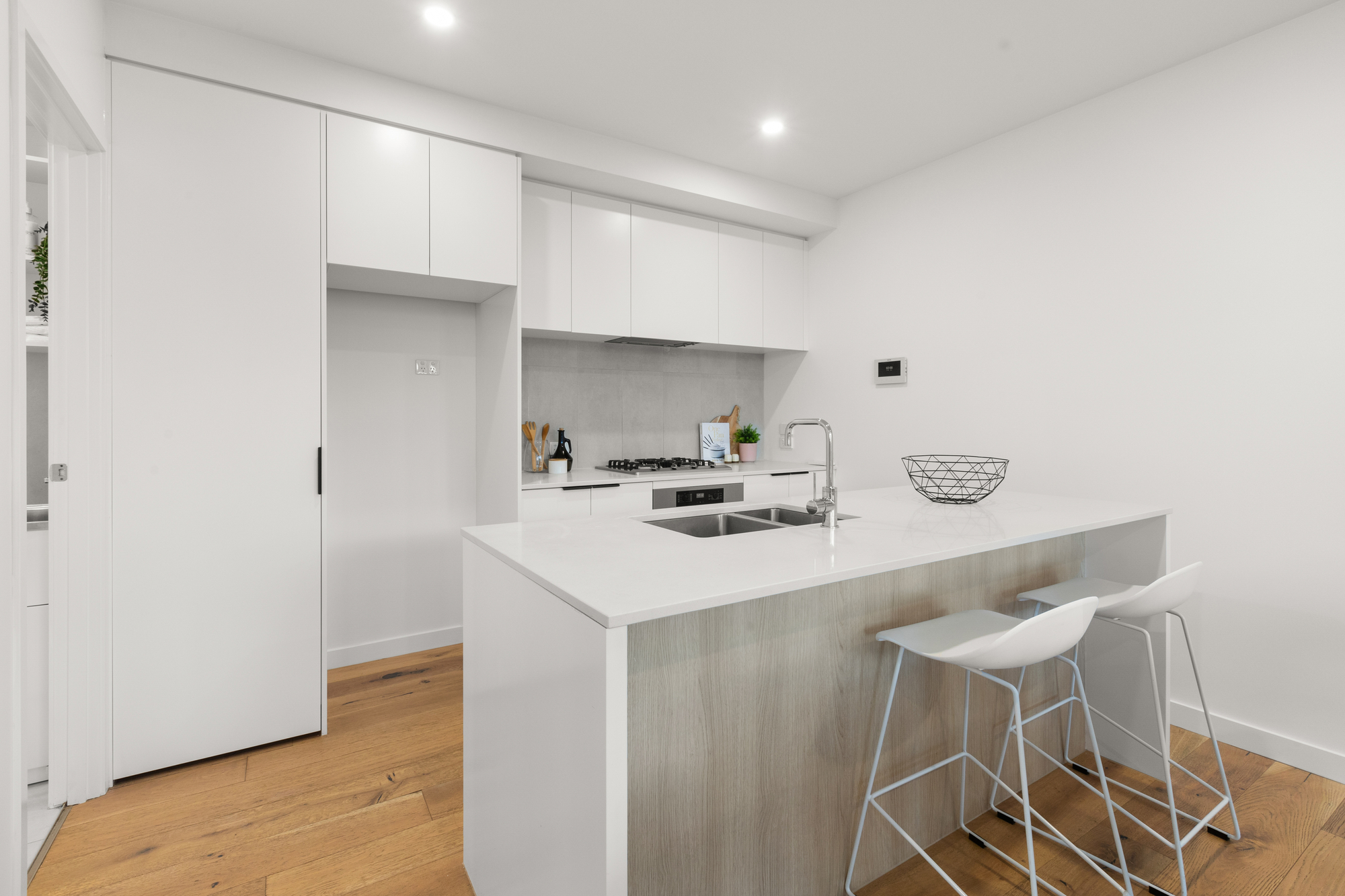 UNIT 4 338 BURWOOD HWY, BURWOOD VIC 3125, 0 Kuwarto, 0 Banyo, Townhouse