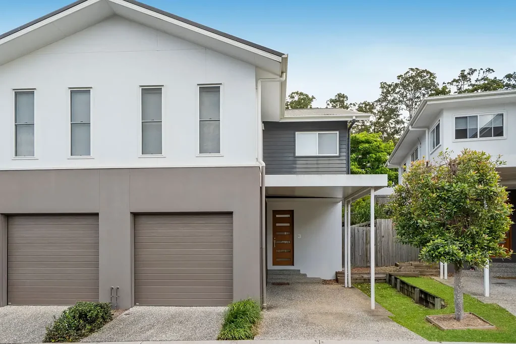 Mudgeeraba 4침실 More Than a Townhouse – It's a Home You'll Love Coming Back To